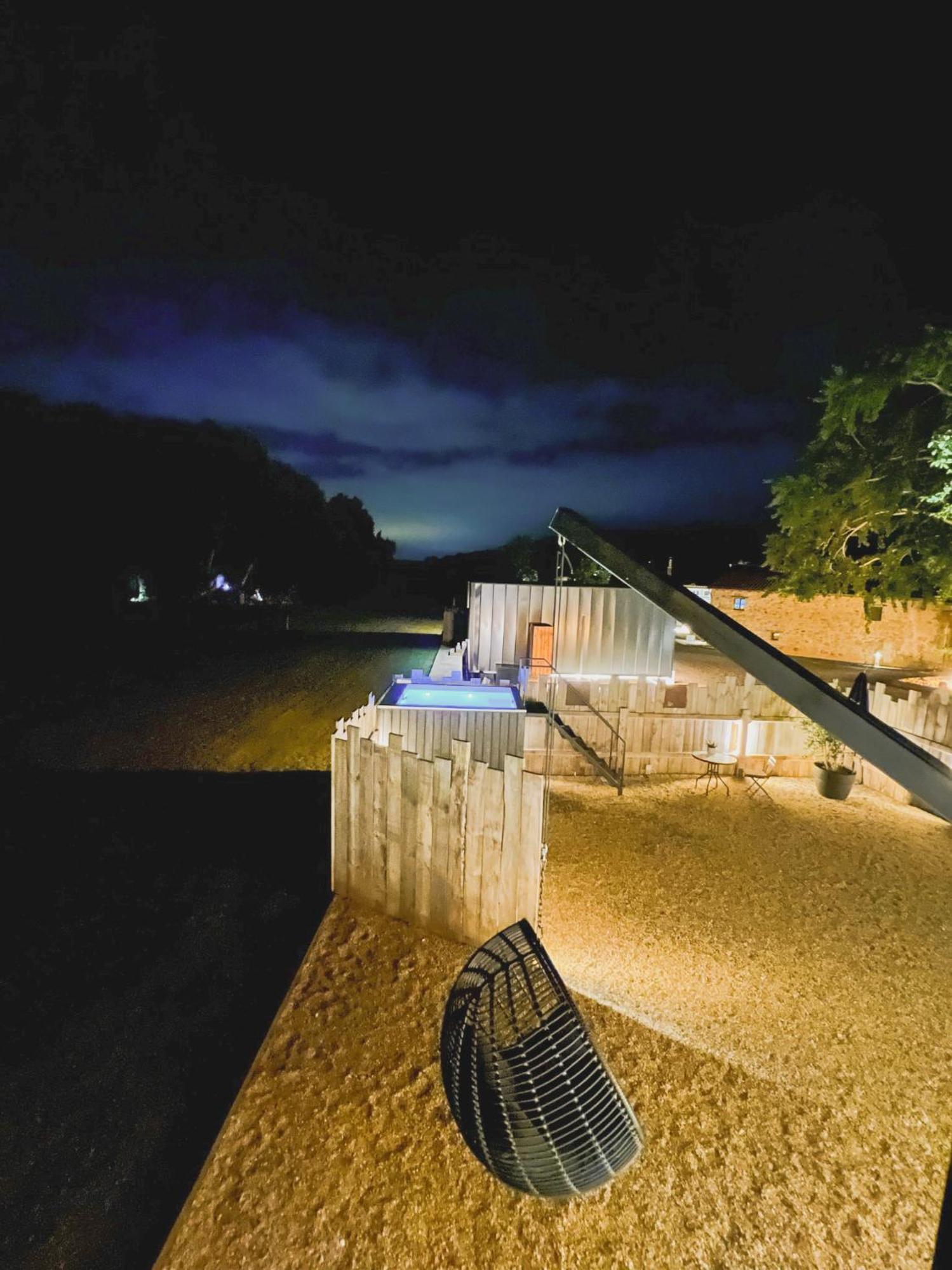 ארנוארו Vibe Luxury Cabins מראה חיצוני תמונה