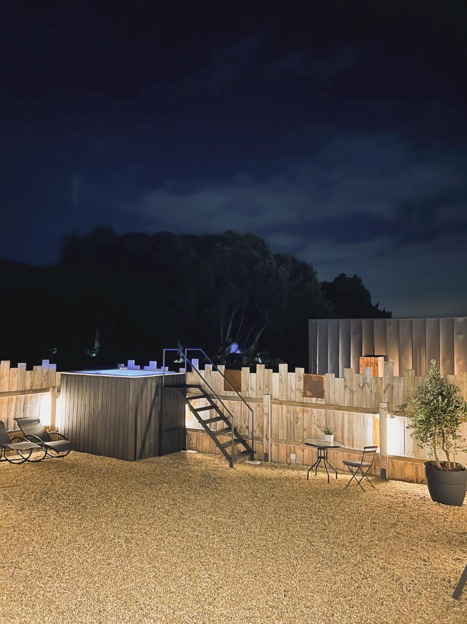 ארנוארו Vibe Luxury Cabins מראה חיצוני תמונה
