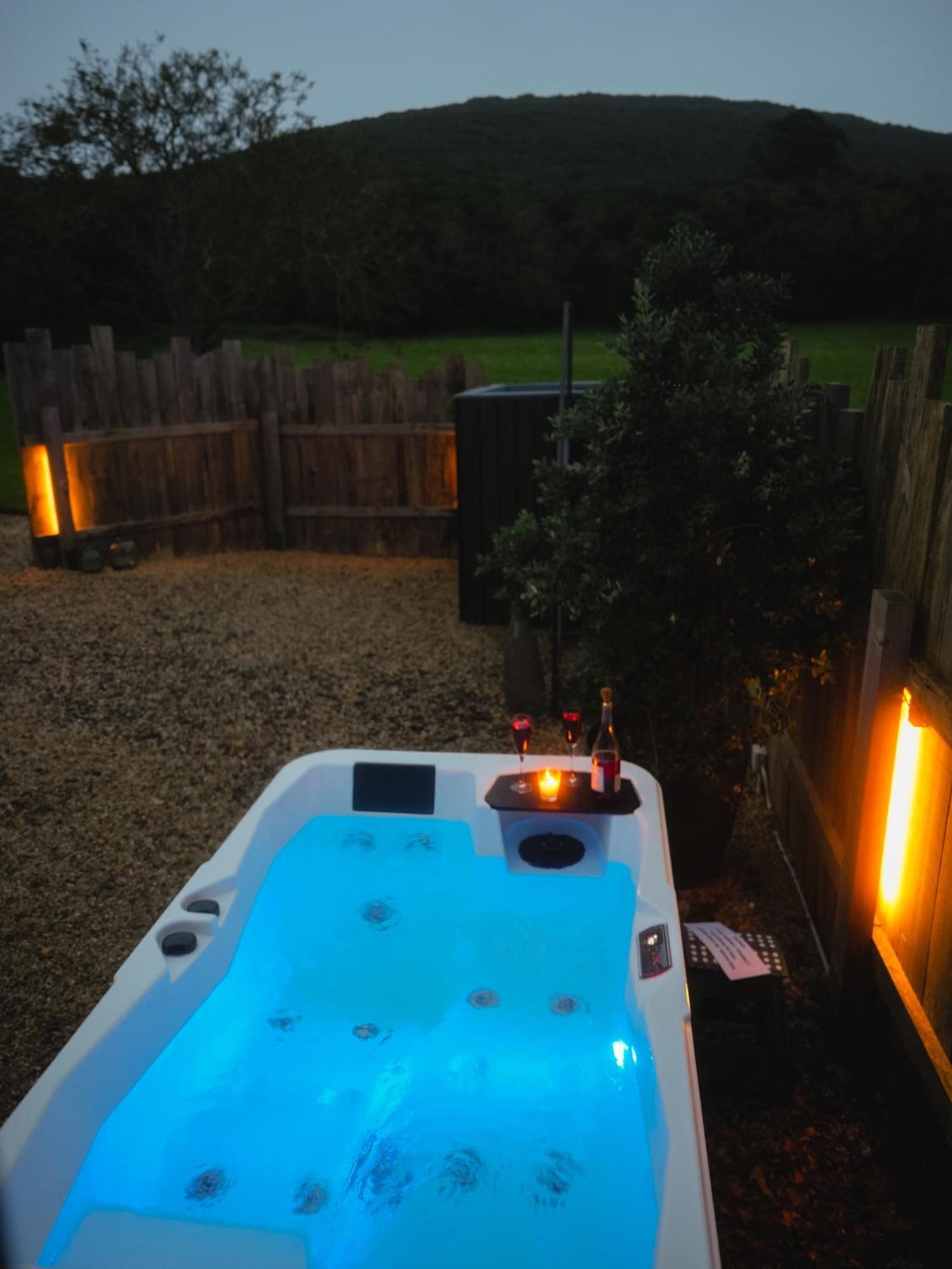 ארנוארו Vibe Luxury Cabins מראה חיצוני תמונה